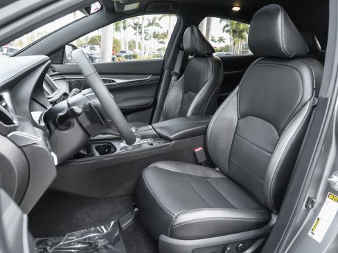 Used 2025 INFINITI QX55 Luxe w/ Accent Package image 6