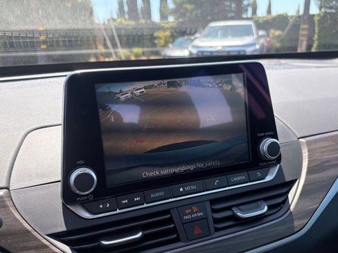 Used 2025 Nissan Altima 2.5 SV FWD image 23