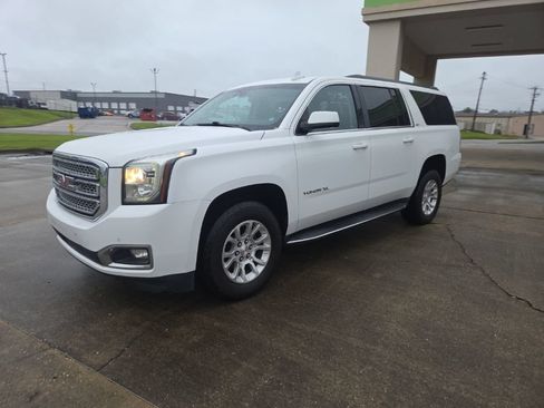 Used 2018 GMC Yukon XL SLT RWD image 3