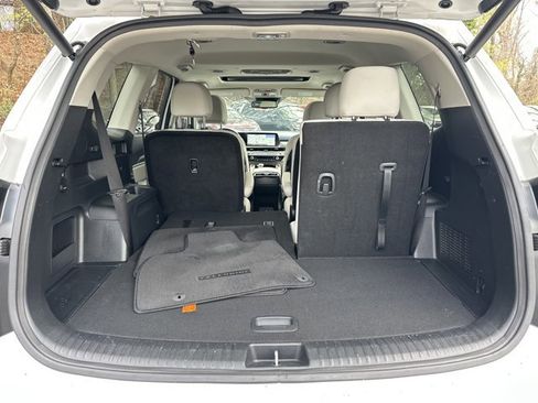 Used 2024 Kia Telluride EX w/ EX Captain's Chair Package image 24