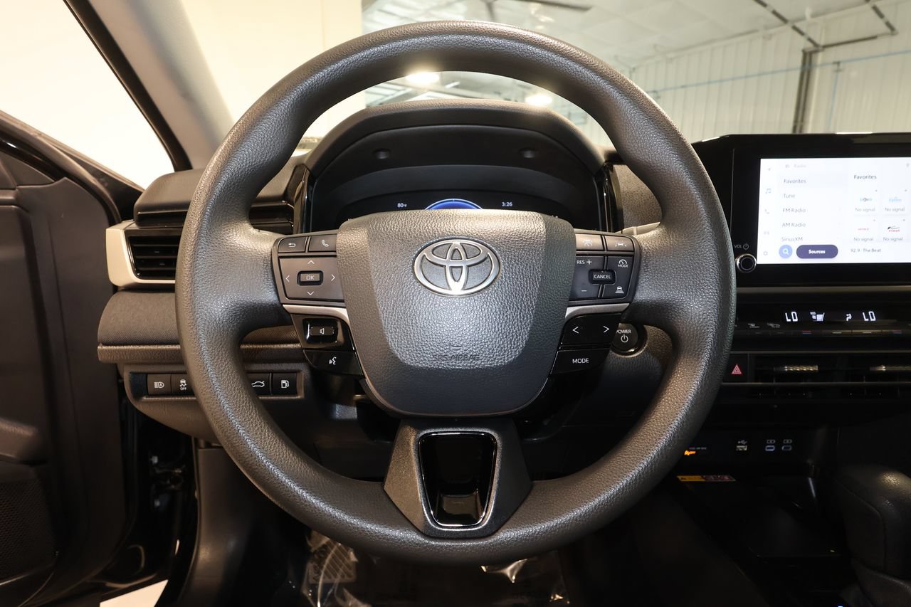 Used 2025 Toyota Camry LE FWD image 10