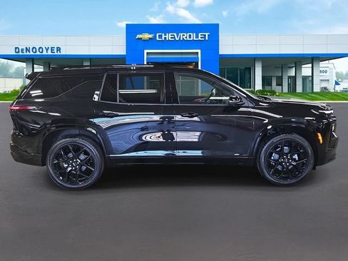 New 2026 Chevrolet Traverse RS w/ LPO, Floor Liner Package AWD/4WD image 5