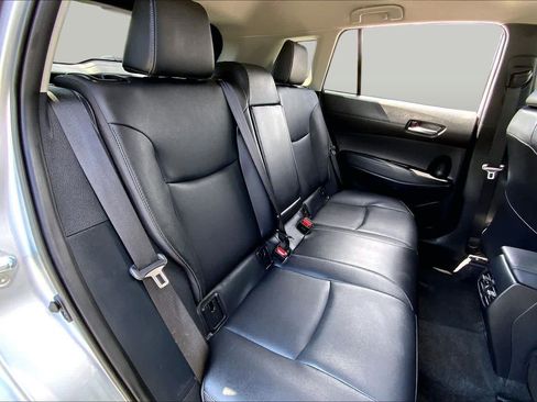 Certified 2025 Toyota Corolla Cross XLE FWD image 19