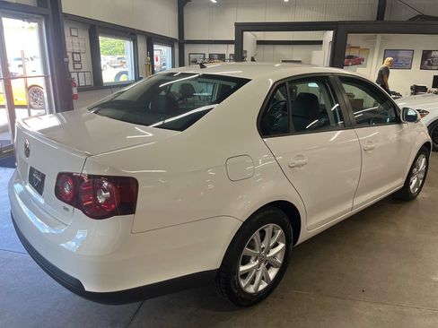 Used 2010 Volkswagen Jetta Limited Edition FWD image 13