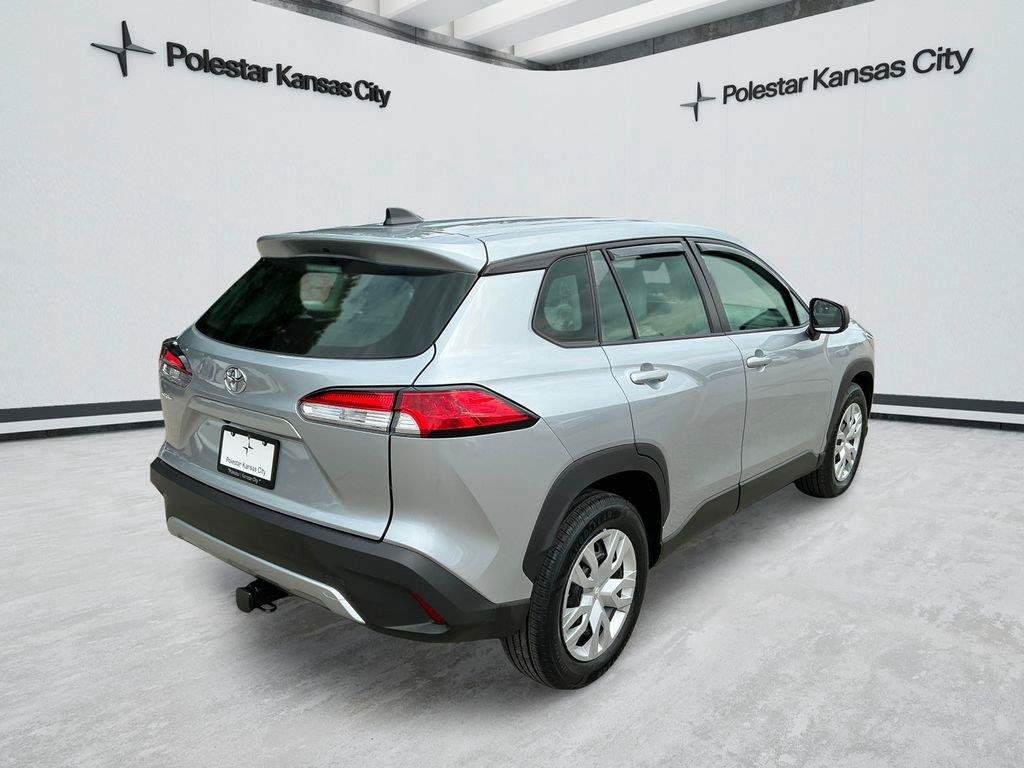 Used 2023 Toyota Corolla Cross L FWD image 5