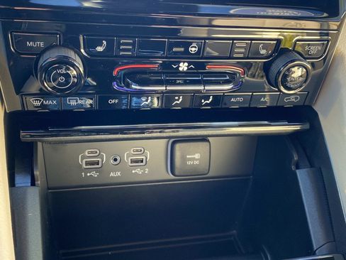 New 2025 Jeep Grand Cherokee Limited w/ Trailer Tow Package image 15