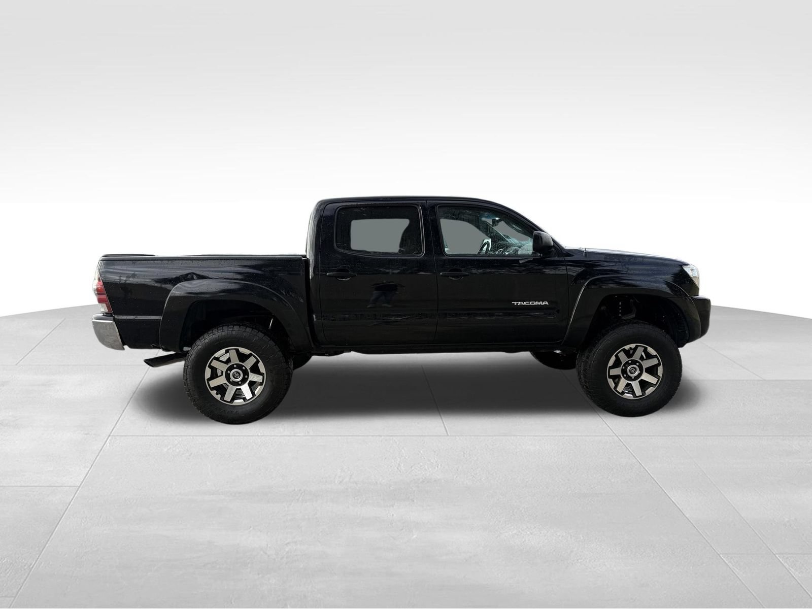 Used 2011 Toyota Tacoma PreRunner w/ SR5 Pkg #2 RWD image 2