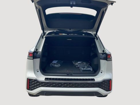 New 2026 Volkswagen Tiguan SEL R-Line AWD/4WD image 36