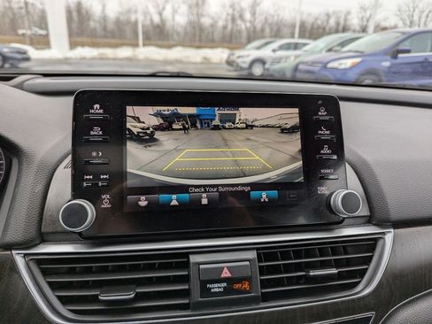 Used 2018 Honda Accord Touring image 14