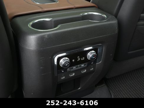 Used 2023 GMC Yukon Denali Ultimate AWD/4WD image 34