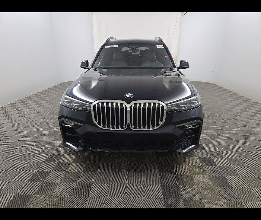 Used 2021 BMW X7 xDrive40i w/ M Sport Package AWD/4WD image 8