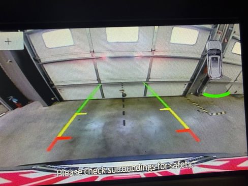 Used 2019 Ford Edge Titanium FWD image 17