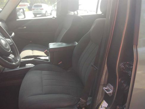 Used 2012 Jeep Liberty Sport image 7
