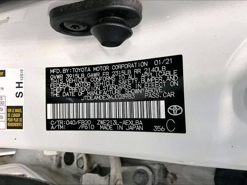 Used 2021 Toyota Corolla LE FWD image 32