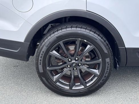 Used 2018 Ford Explorer XLT w/ Equipment Group 202A image 32