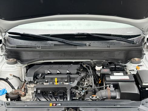 Used 2022 Hyundai Venue SE FWD image 15