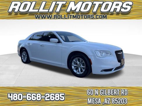 Used 2022 Chrysler 300 Touring image 1