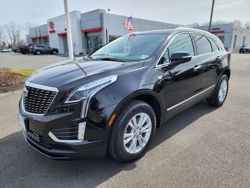 Used 2022 Cadillac XT5 Luxury w/ LPO, Floor Liner Package FWD image 3
