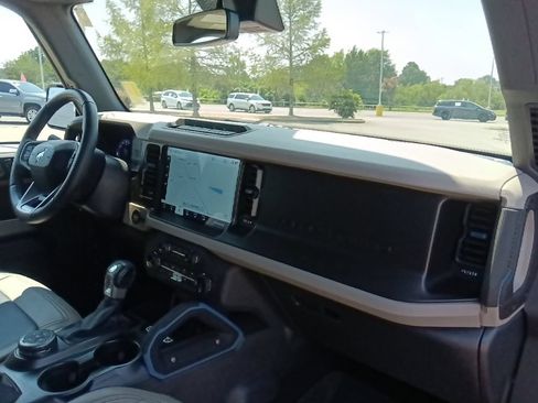 Used 2023 Ford Bronco Wildtrak AWD/4WD image 35