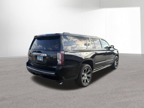 Used 2017 GMC Yukon XL Denali w/ Open Road Package AWD/4WD image 5
