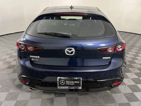 Used 2019 MAZDA MAZDA3 Hatchback w/ Premium Package image 12