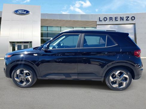 Used 2022 Hyundai Venue SEL image 8