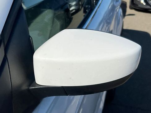 Used 2019 Ford Escape SE FWD image 9