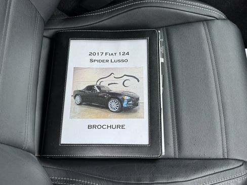 Used 2017 FIAT 124 Spider Lusso image 35