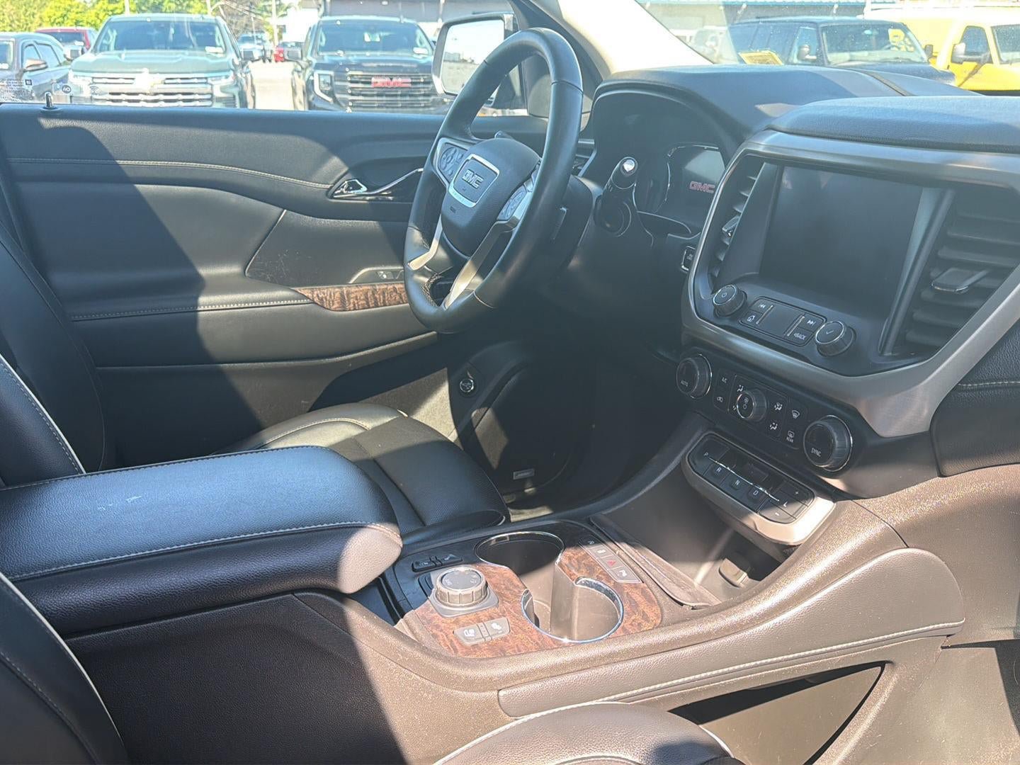 Used 2023 GMC Acadia Denali AWD/4WD image 10