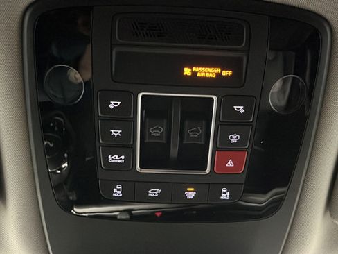 Used 2025 Kia Carnival SX Prestige FWD image 35