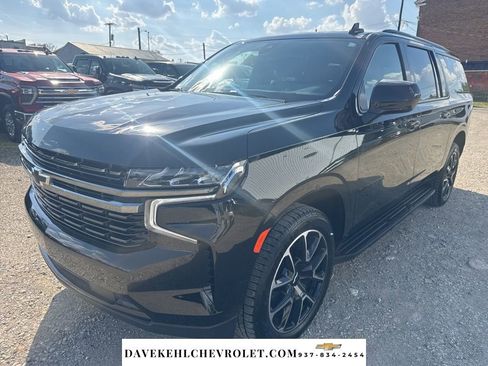 Used 2021 Chevrolet Suburban RST AWD/4WD image 47