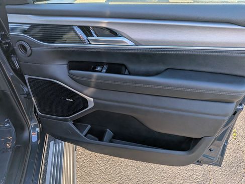 Certified 2025 Jeep Wagoneer Series III w/ Premium Group I image 35