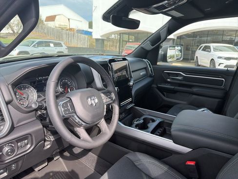 New 2026 RAM 1500 4x4 Crew Cab image 27