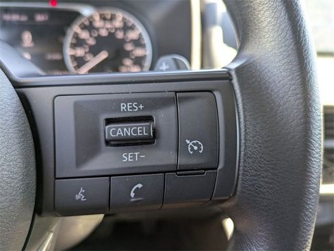 Used 2023 Nissan Rogue S image 17