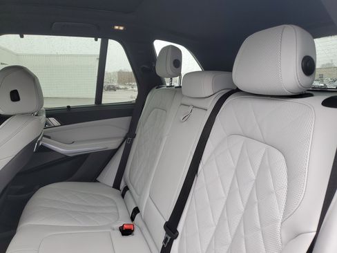 Certified 2025 BMW X5 xDrive40i w/ M Sport Package image 24