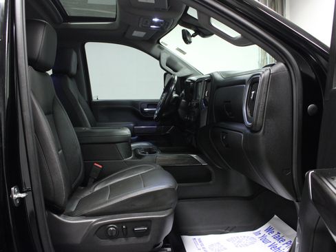 Used 2020 Chevrolet Silverado 2500 LTZ w/ LTZ Premium Package image 16