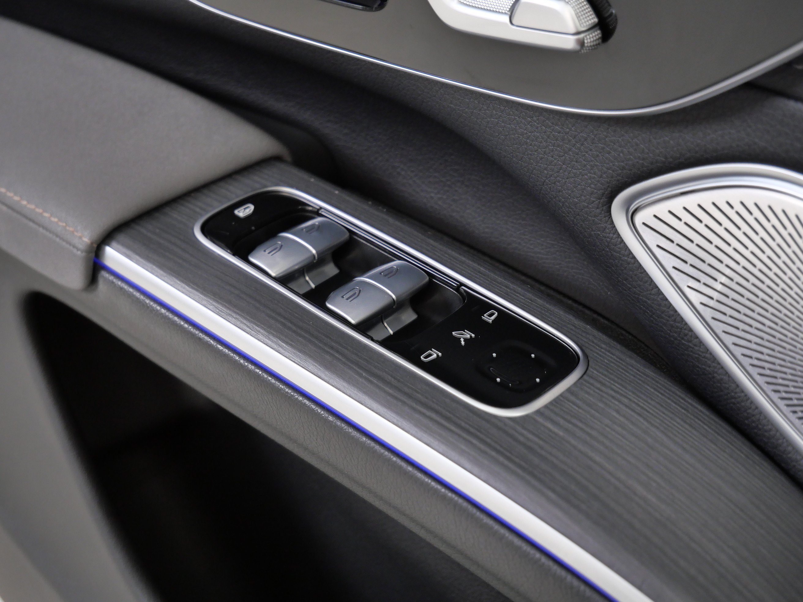 Certified 2023 Mercedes-Benz EQS 580 4MATIC SUV image 33