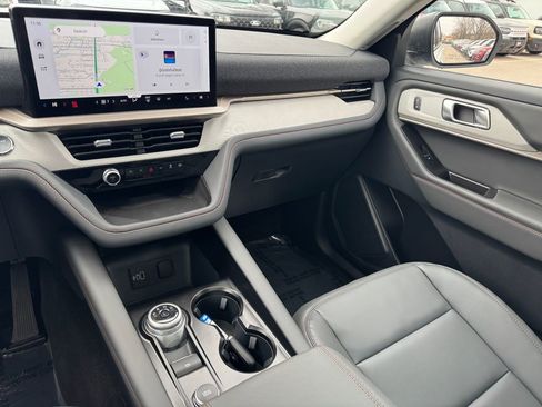 New 2026 Ford Explorer Active w/ Active Comfort Package image 25