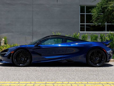 Used 2025 McLaren 750S RWD image 25