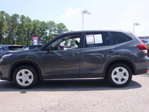 Used 2023 Subaru Forester AWD/4WD image 2