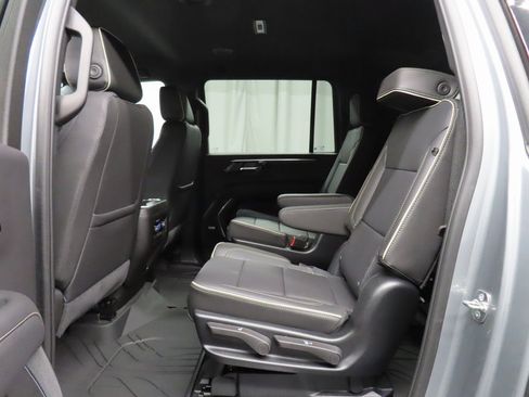 Used 2025 Chevrolet Suburban Premier image 10