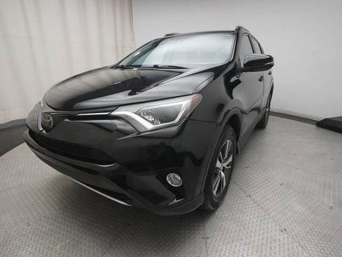 Used 2018 Toyota RAV4 XLE AWD/4WD image 12