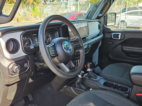 Used 2024 Jeep Wrangler Willys image 14