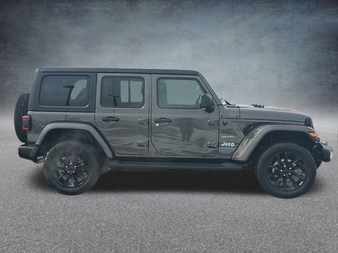 Used 2022 Jeep Wrangler Unlimited Sahara w/ Dual Top Group image 6