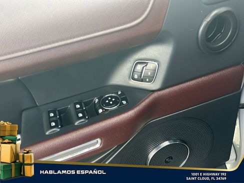 Used 2023 Ford Expedition Limited image 10