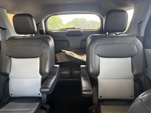 Used 2023 Ford Explorer XLT w/ Equipment Group 202A AWD/4WD image 24