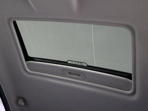 Used 2019 Ford EcoSport SES w/ SES Black Appearance Package image 17