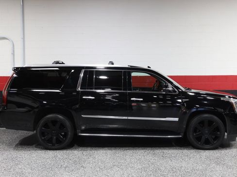 Used 2016 Cadillac Escalade ESV Luxury image 7