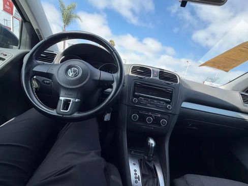 Used 2013 Volkswagen Golf 4-Door FWD image 8