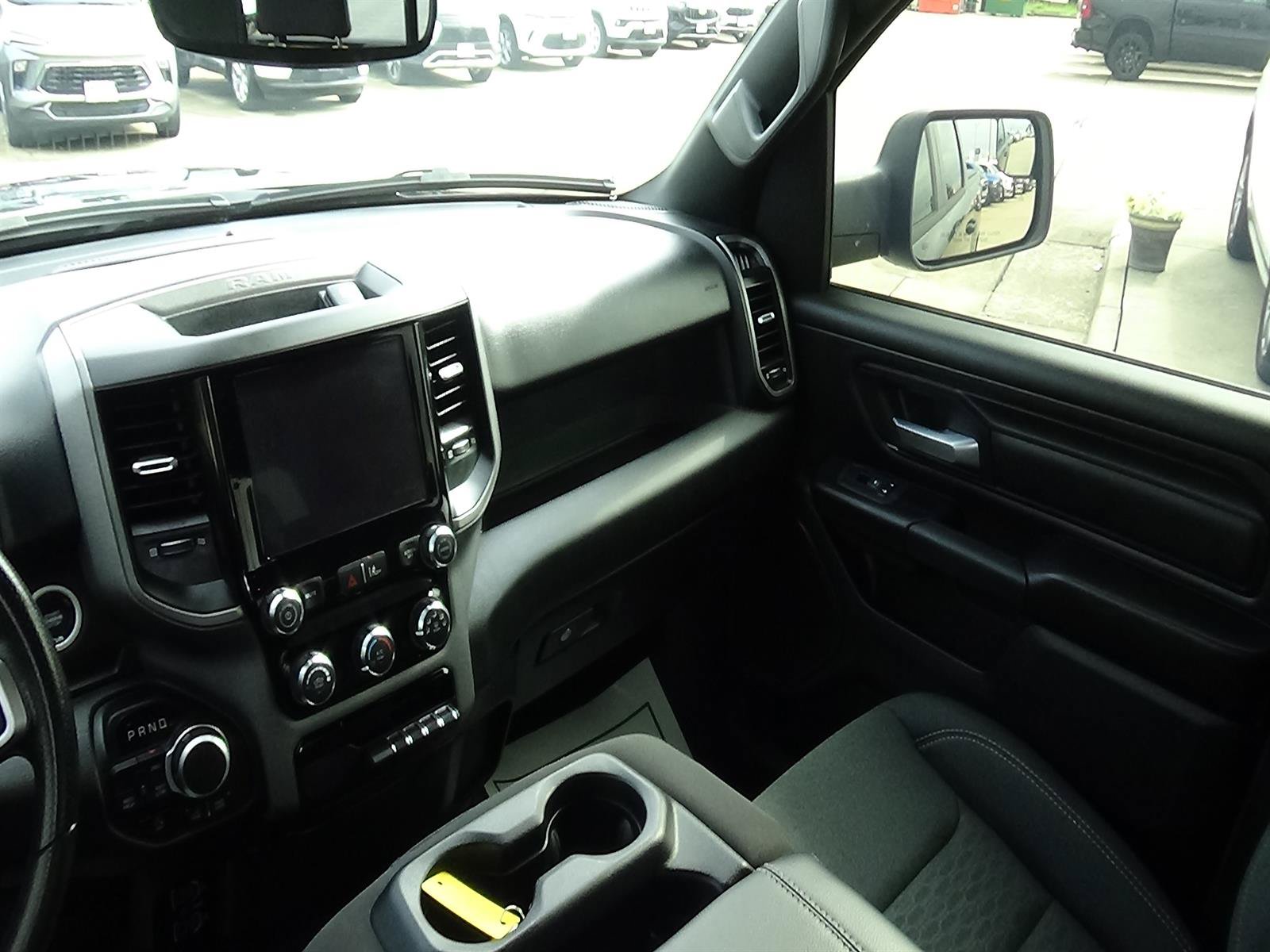 Used 2025 RAM 1500 Warlock AWD/4WD image 16